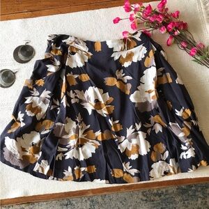 Old Navy Gold Floral Mini Skirt w Pockets